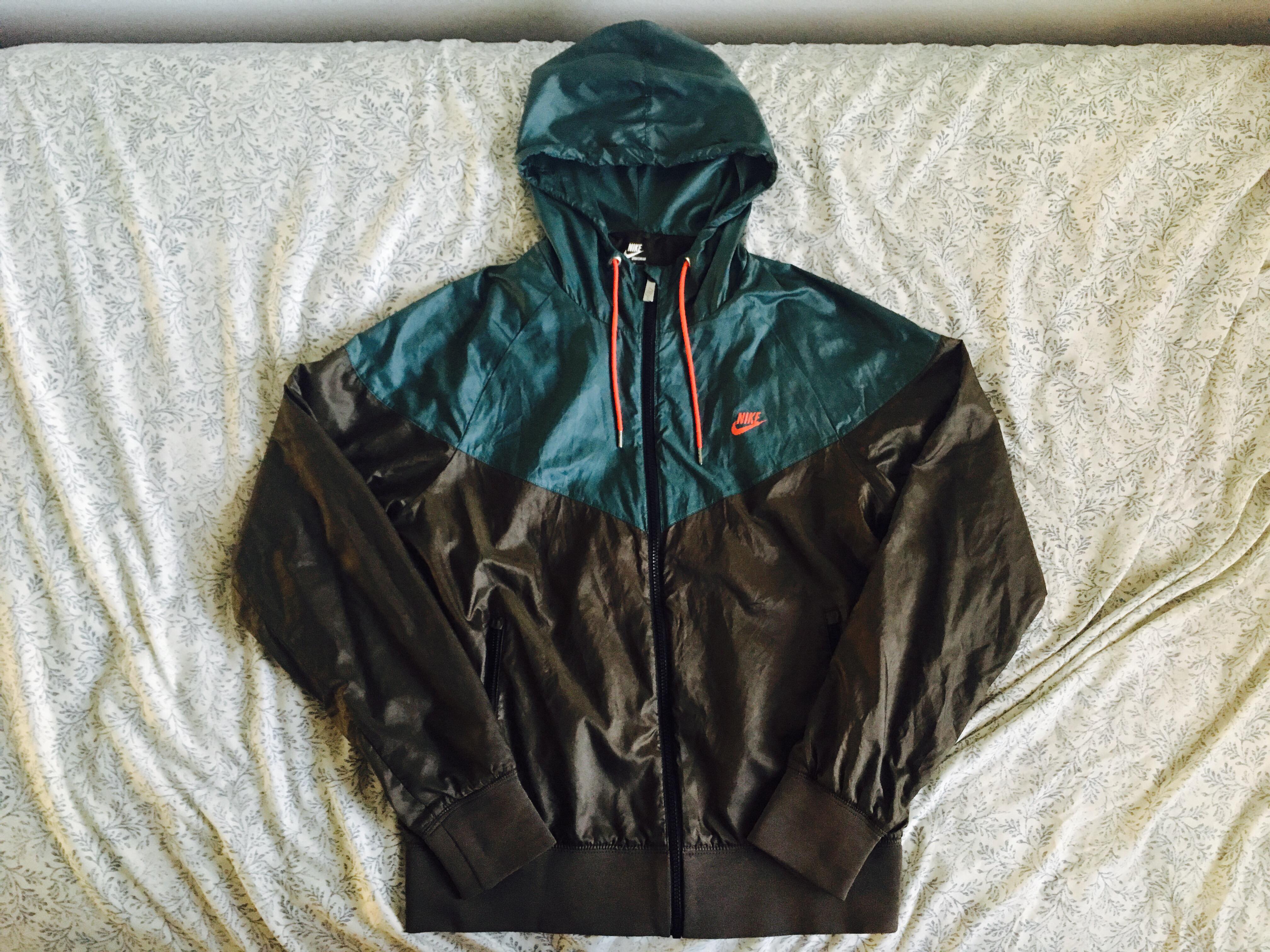nike windrunner
